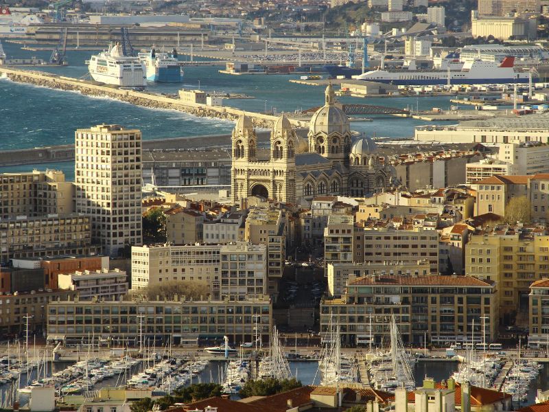 Ils ont vu les avantages de la domiciliation entreprise à Marseille, pourquoi pas vous ?